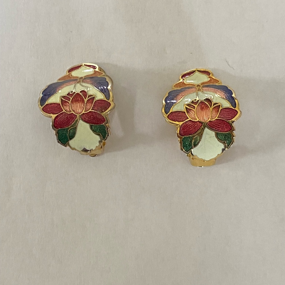 VINTAGE ENAMEL CLIP ON EARRINGS